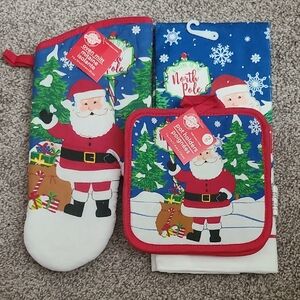 Santa Claus Christmas Oven Mitt and Pot Holder Set